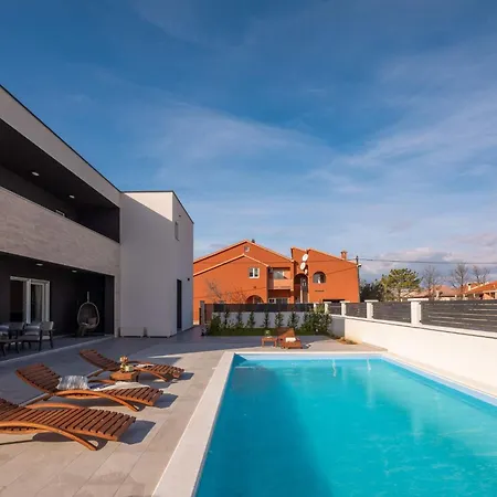 In Strandnaehe- Pool- Kinderspielplatz By Interhome Hébergement de vacances